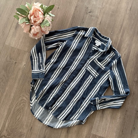 Liz Claiborne Costal Navy Striped Thick Knit Button Down Shirt - Picture 1 of 3